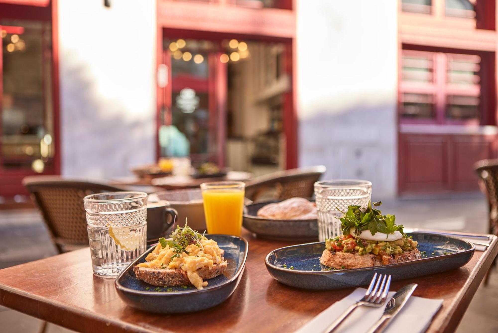 Hotel Cort Palma de Mallorca Exterior foto Breakfast at the restaurant